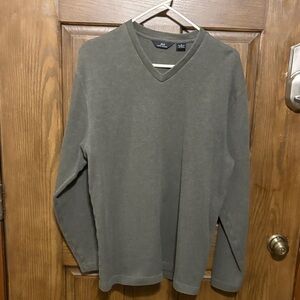 Men’s shirt made out of sweatshirt material.